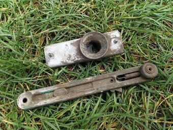 Zámek a vzpěra kapoty Š1000MB žábrovka