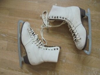 dámské kožené brusle na led vel. 38-39