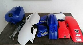 Plasty na krosku + pružina