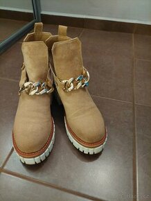 Malo nosene kotnikove boty