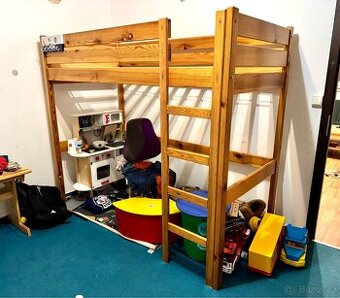 Zvýšená postel, palanda 90x200 cm včetně roštu.