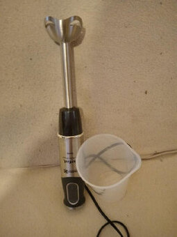Tyčový mixér tefal a nádobka na mixování