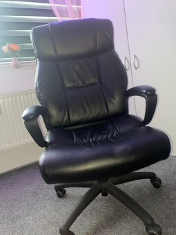 Kožená kancelářská židle