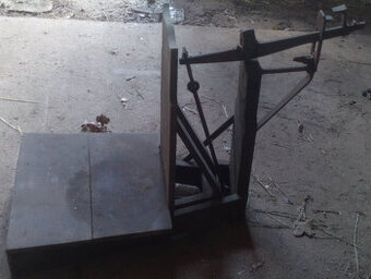 Historická váha decimálka střední