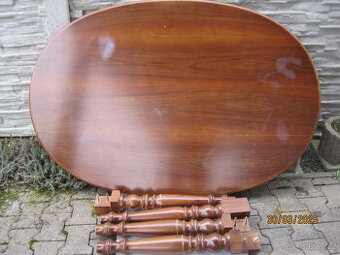 Italský jídelní stůl se 6 židlemi