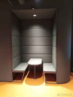 Kompletní stoly, podnože, regály, vybavení prodejny