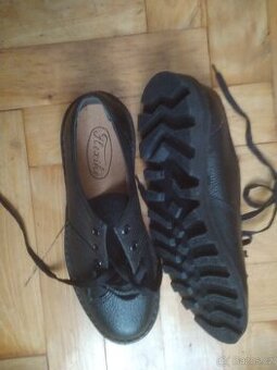 Pracovní boty vel.6 (26)