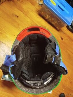 Prodám lyžařskou helmu vel. xs