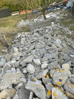 Darujeme betonovou suť za odvoz