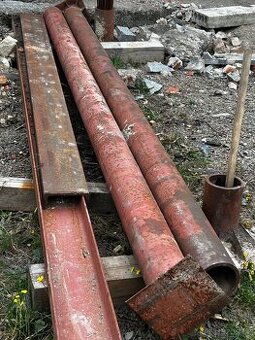 ŽELEZO HUTNÍ MATERIÁL-2 KS ÚČKA..2 KS SLOUP.