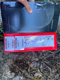 Prodám zadní brzdové kotouče Brembo