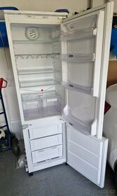 Vestavná lednice - 1