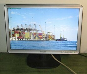 Širokoúhlý LCD monitor PHILIPS 19 palců 1440x900