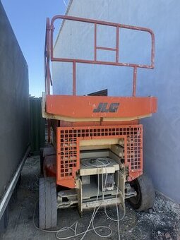 Elektrická nůžková pracovní plošina JLG