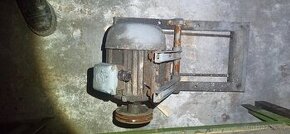 Elektromotor 3f mez Mohelnice