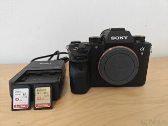 Sony A9 - závěrka 16000, 2x 32 GB SD