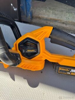 Sleva Akumulátorové nůžky na živý plot Riwall RAH 20V –