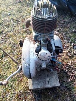 Motor Jawa 250