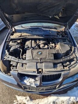 BMW E91 318i Náhradní díly