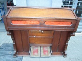 Starožitné harmonium