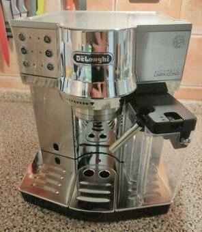 Pákový kávovar Espresso DeLonghi EC 850