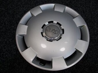 1x poklice 16" originál Audi - 8P0601147A