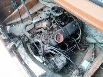 Prodám motor škoda 120 bez výfukového potrubi