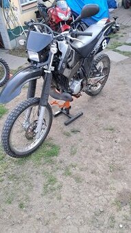Yamaha DT125RE 2006, prodám veškeré díly z této motorky