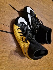Kopačky Nike-vel 37,5