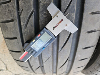 225/45R18 95Y XL Maxxis