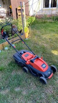 Sekačka Black & Decker 1600w/38cm