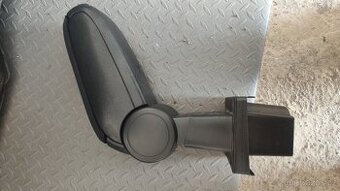 Prodám loketní opěrku škoda Octavia 2 kombi