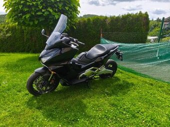Honda Forza 750 ABS,TC (2022) TOP stav, jako nová, 16 tis.km