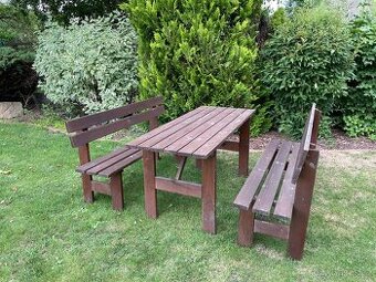 Zahradní sestava. Set stůl a dvě lavice
