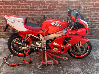 Kawasaki ZX7R, TOP stav, Prohlédněte foto. - 1