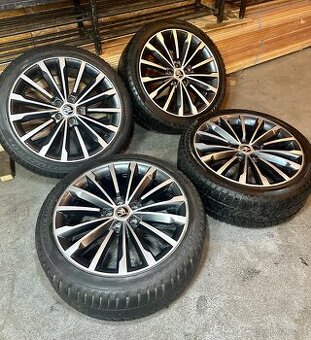 ALU Kola ŠKODA 5x112 R19 TRINITY Zimní Pneu 235/40/19