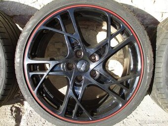 Renault Mégane 3 R.S. - original kola Steev 19"