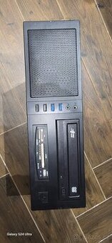 Menší počítač SSD Ryzen Windows 11