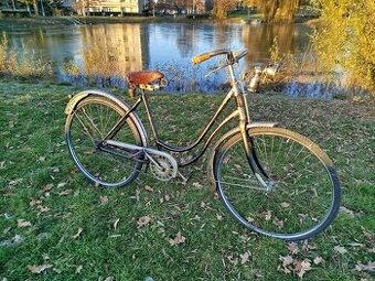 Historické, staré předválečné dámské kolo