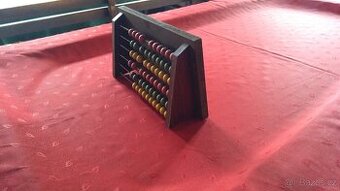 Staré pocitadlo kuličkové