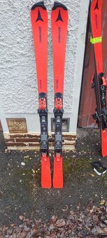 Zavodni lyže Atomic