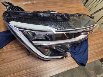 Světlomet přední pravý Arkana