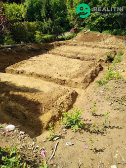 Pozemek se stavebním povolením v K.U. Malenovice u...