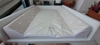 Přebalovací pult/nástavec na komodu