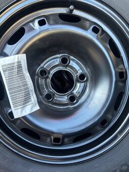 Prodán sadu nových plechových disku 14