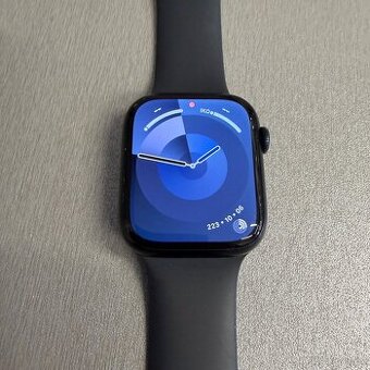 Apple Watch 8 45mm, pěkný stav, 12 měsíců záruka