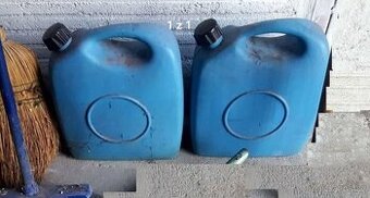 Kanystr 10l plastový  2 kusy