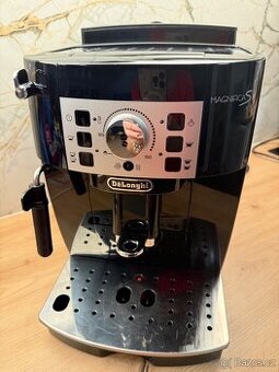 kávovar Delonghi