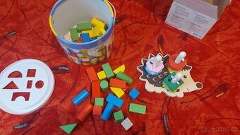 Hračky na motoriku - dřevěné kostky, skládací ježek