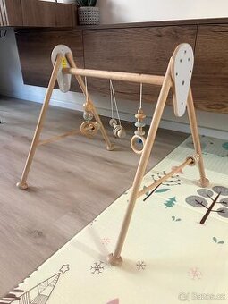 Dětská dřevěná hrazdička